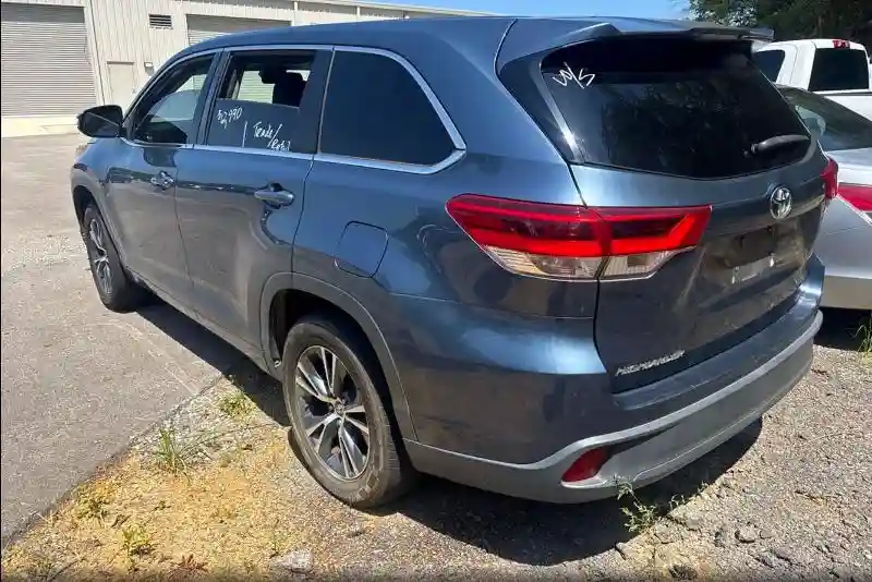 5TDZZRFH2HS198054 2017 TOYOTA HIGHLANDER-2