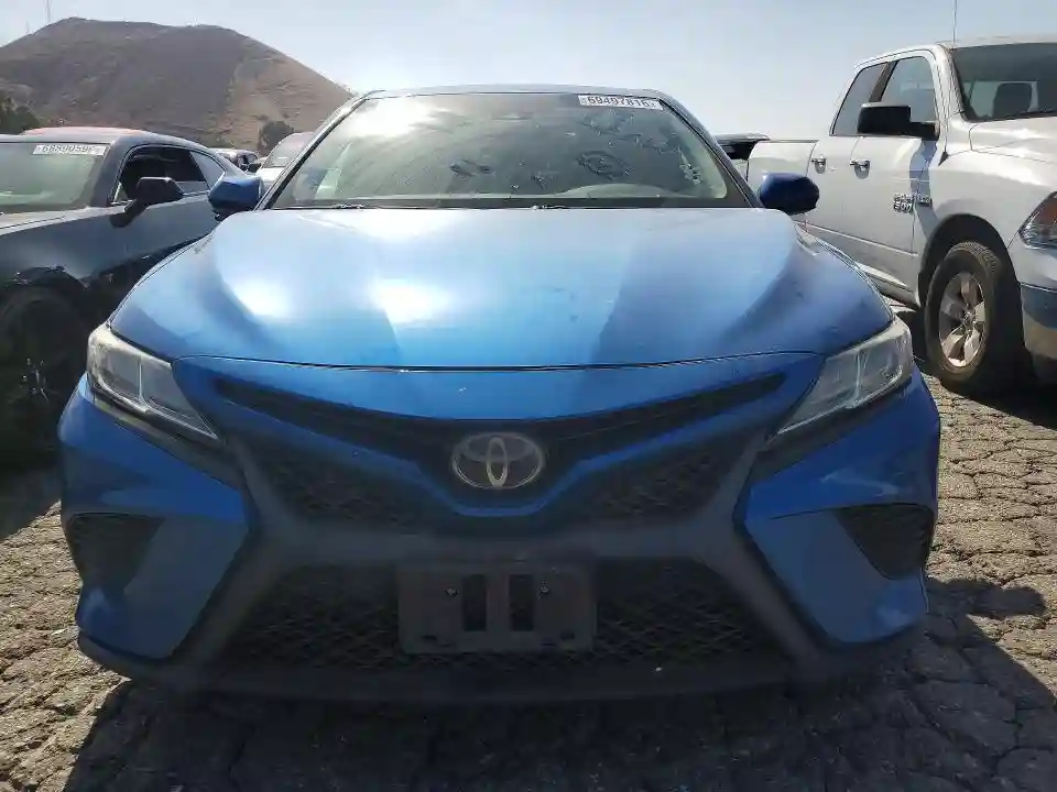 4T1B11HK0JU109260 2018 TOYOTA CAMRY-4