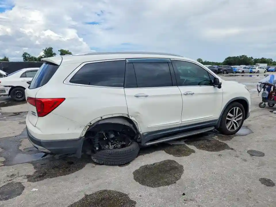 5FNYF6H97JB019915 2018 HONDA PILOT-2