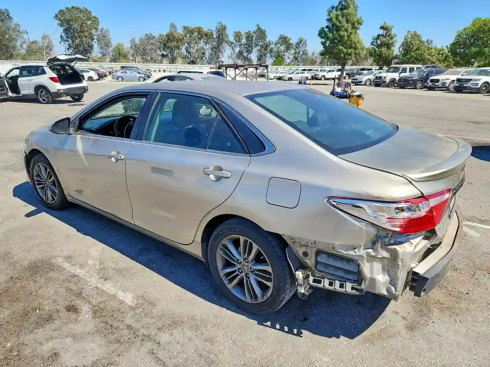 4T1BF1FKXGU161931 2016 TOYOTA CAMRY-1