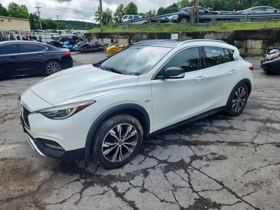 SJKCH5CR0JA054503 2018 INFINITI QX30-0