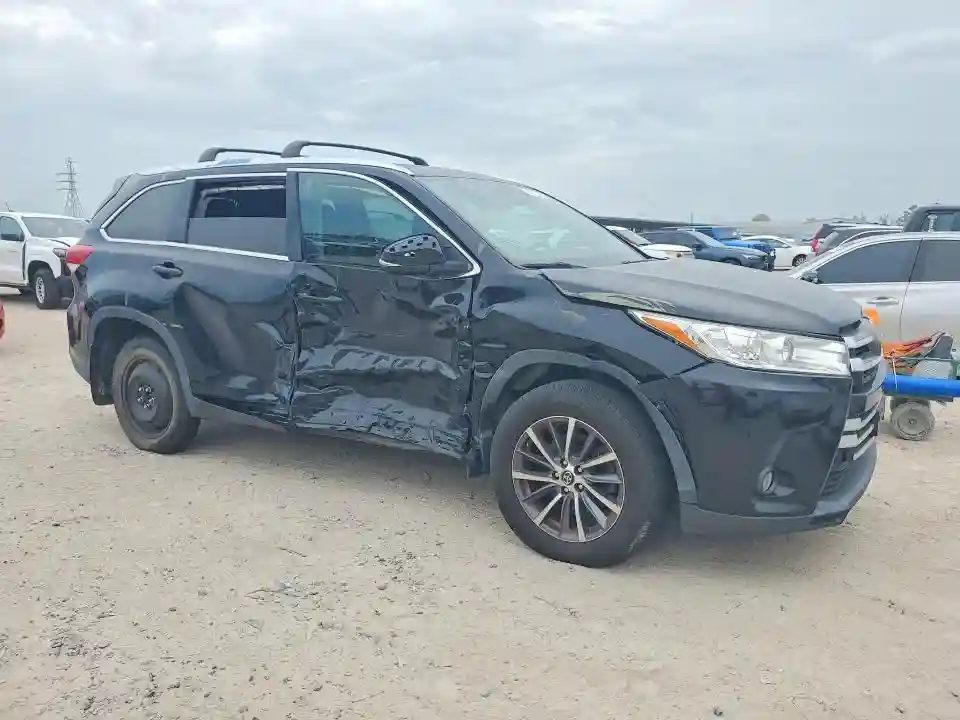 5TDJZRFH3JS555325 2018 TOYOTA HIGHLANDER-3