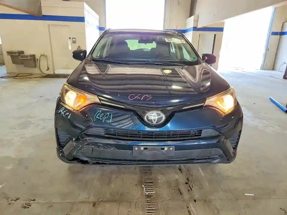 JTMBFREV1JJ219724 2018 TOYOTA RAV4-4