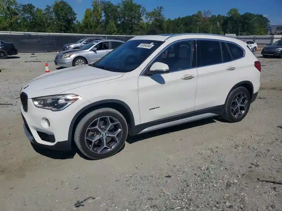 WBXHU7C35H5H37592 2017 BMW X1-0