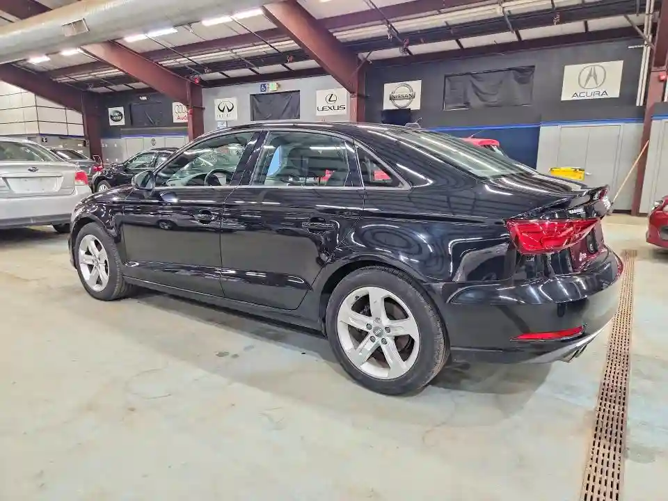 WAUAUGFF8J1040512 2018 AUDI A3-1