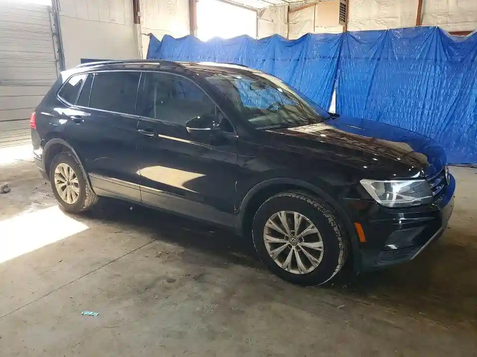3VV1B7AX8JM200417 2018 VOLKSWAGEN TIGUAN-3