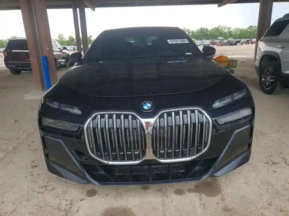 WBA33EJ0XPCM28471 2023 BMW 7 SERIES-4