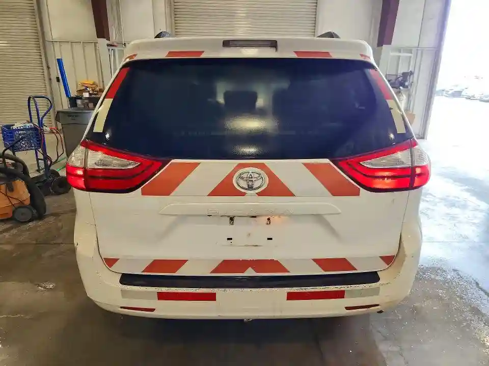 5TDJZ3DC1HS172627 2017 TOYOTA SIENNA-5