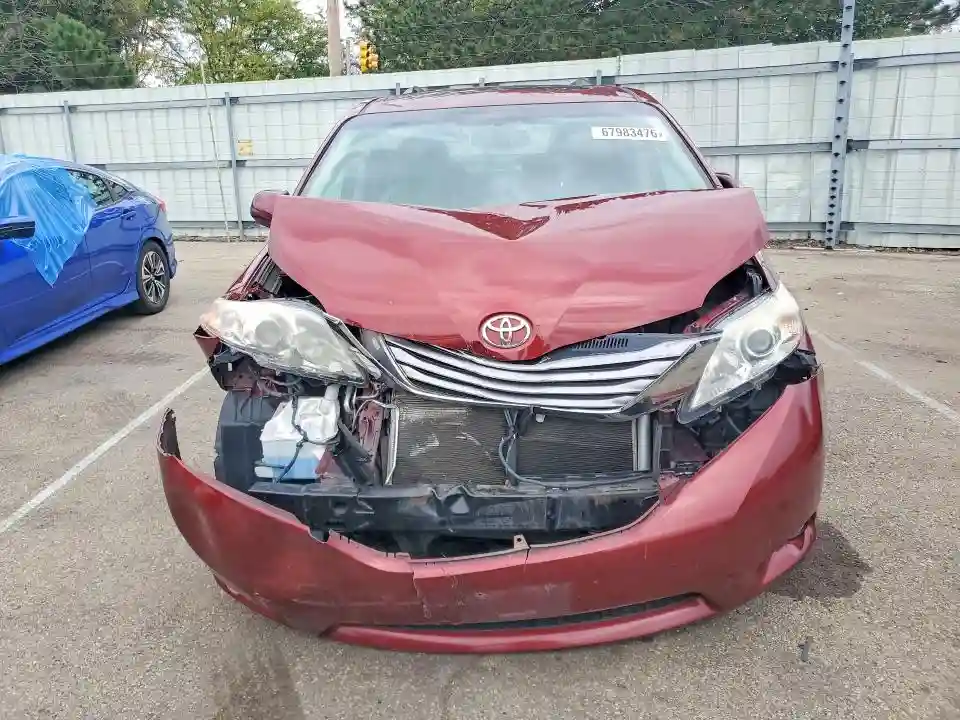5TDYZ3DC1HS870783 2017 TOYOTA SIENNA-4