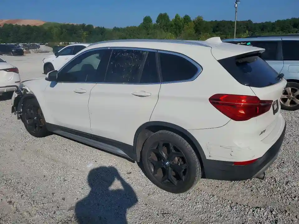 WBXHU7C32J5L07585 2018 BMW X1-1