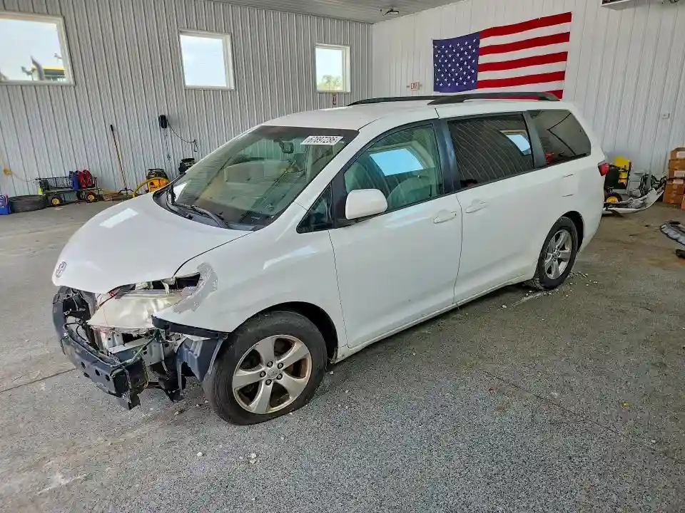 5TDKZ3DC8HS825054 2017 TOYOTA SIENNA-0