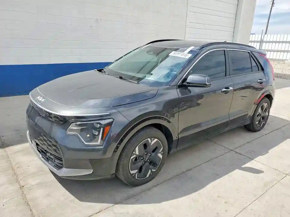KNDCT3L17P5044827 2023 KIA NIRO-0