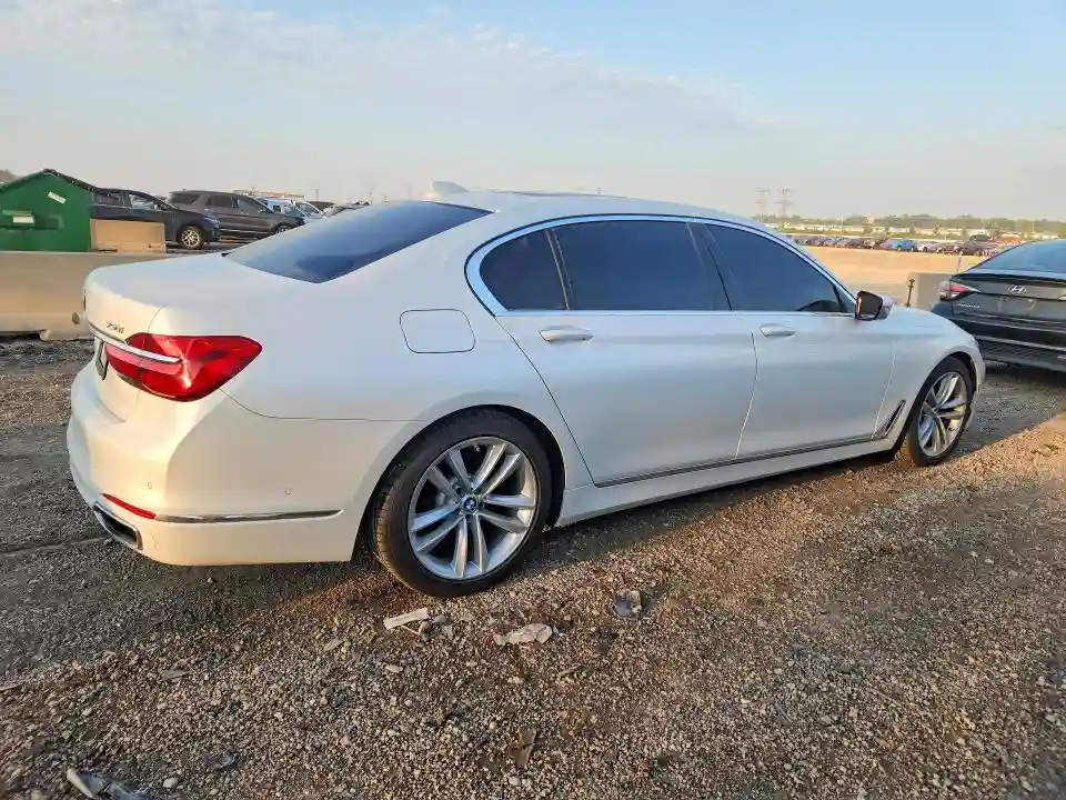 WBA7F2C51HG422231 2017 BMW 7 SERIES-2