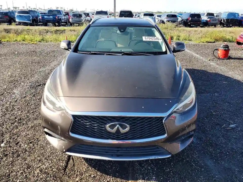 SJKCH5CP0KA006841 2019 INFINITI QX30-4