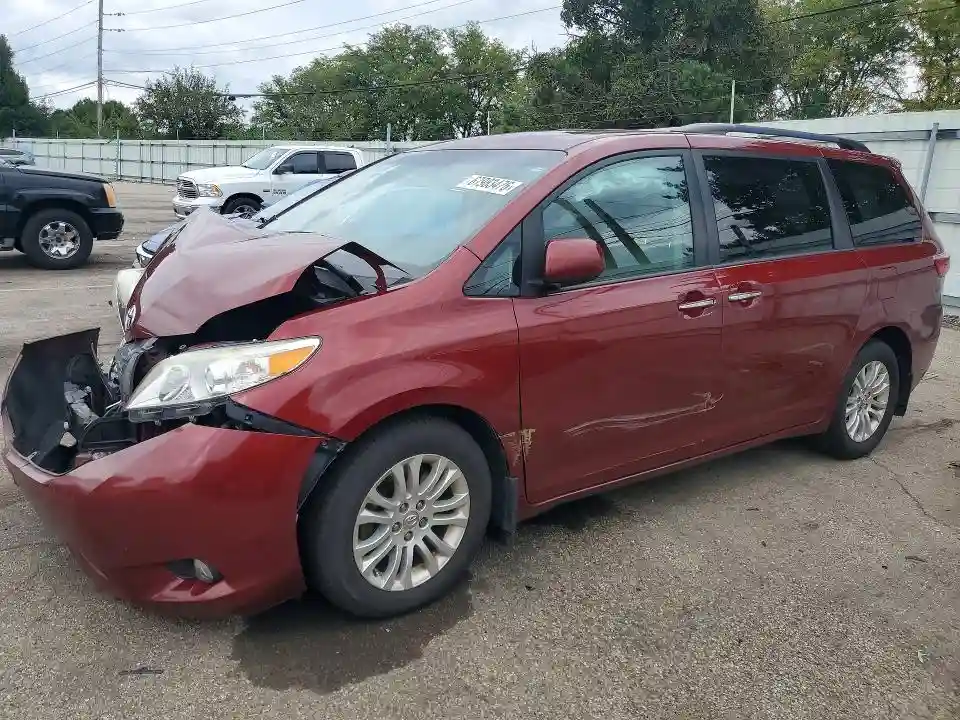 5TDYZ3DC1HS870783 2017 TOYOTA SIENNA-0