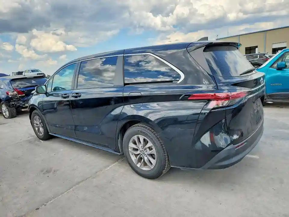 5TDKRKEC8NS123367 2022 TOYOTA SIENNA-1