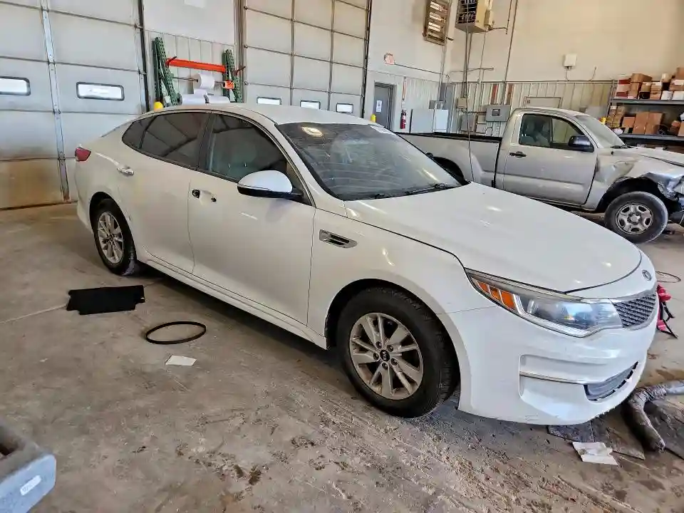 5XXGT4L38HG125471 2017 KIA OPTIMA-3