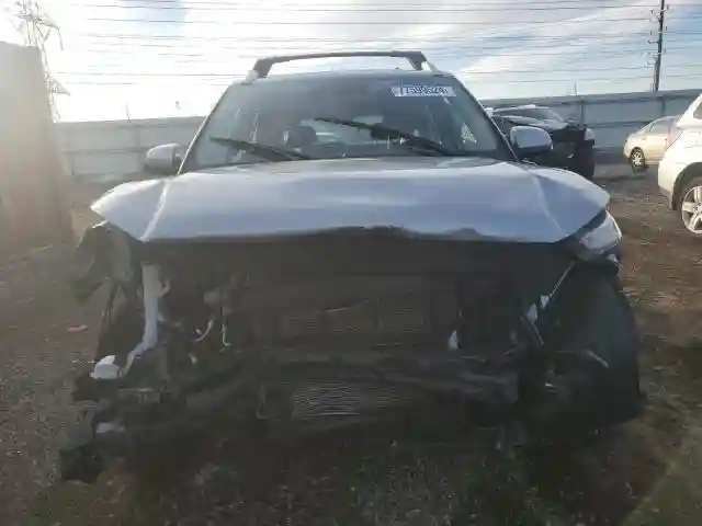 KMHRC8A35PU218357 2023 HYUNDAI VENUE-4