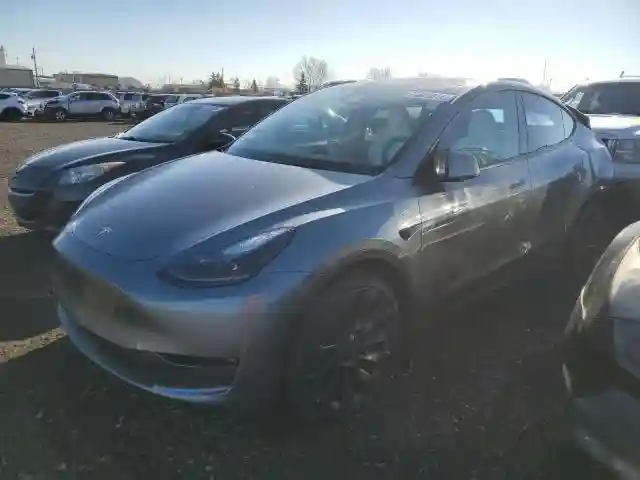 7SAYGDEF7RF128238 2024 TESLA MODEL Y-0
