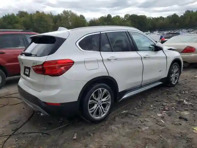 WBXHT3C35H5F68041 2017 BMW X1-2
