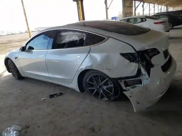 5YJ3E1EA4JF162528 2018 TESLA MODEL 3-1