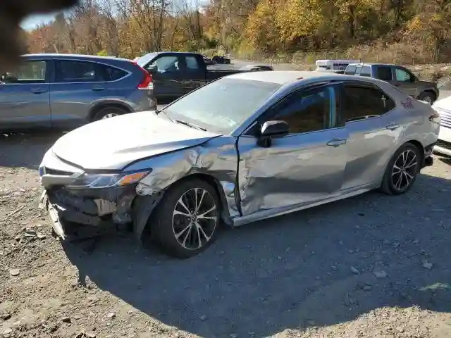 4T1B11HK0JU644069 2018 TOYOTA CAMRY-0