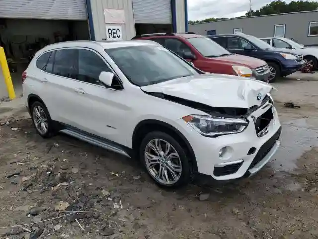 WBXHT3C35H5F68041 2017 BMW X1-3