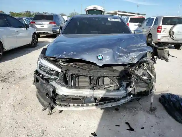 WBAJB9C53JB034947 2018 BMW M5-4
