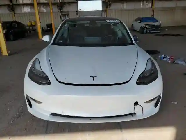 5YJ3E1EA4JF162528 2018 TESLA MODEL 3-4