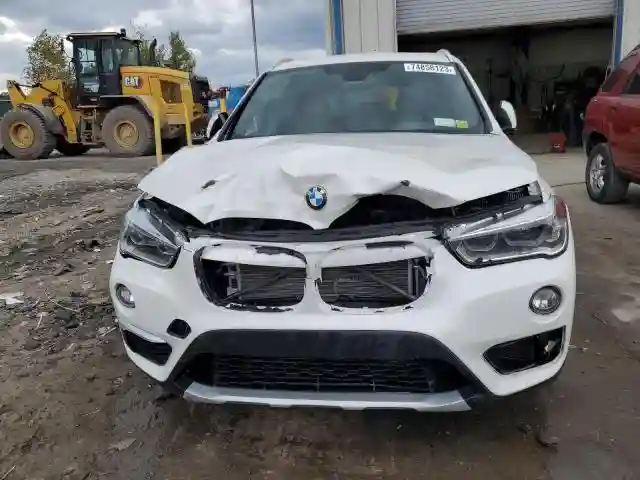 WBXHT3C35H5F68041 2017 BMW X1-4