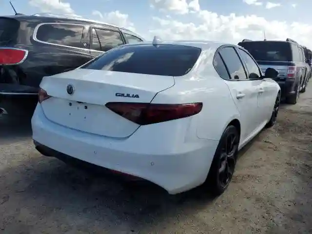 ZARFAMAN0K7619531 2019 ALFA ROMEO GIULIA-2