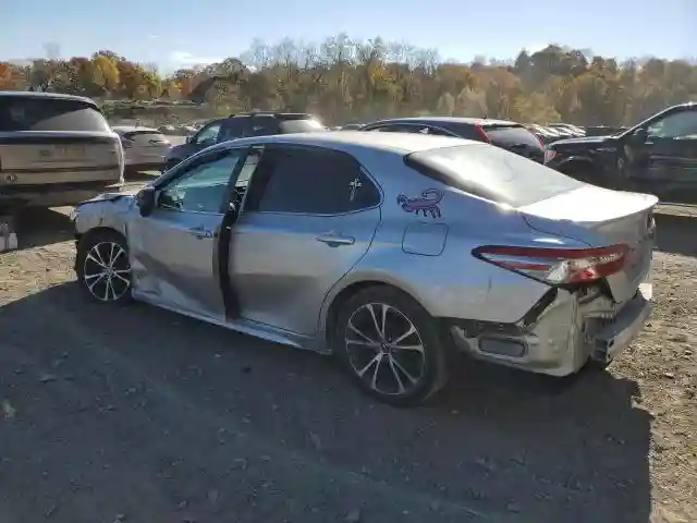 4T1B11HK0JU644069 2018 TOYOTA CAMRY-1