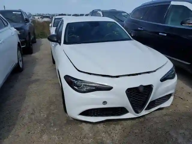 ZARFAMAN0K7619531 2019 ALFA ROMEO GIULIA-4