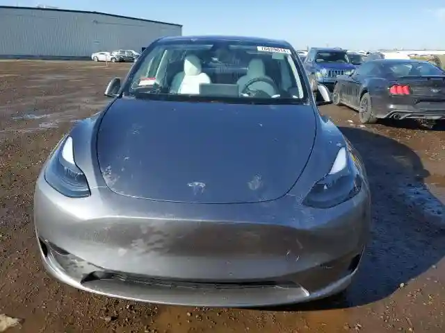 7SAYGDEF7RF128238 2024 TESLA MODEL Y-4