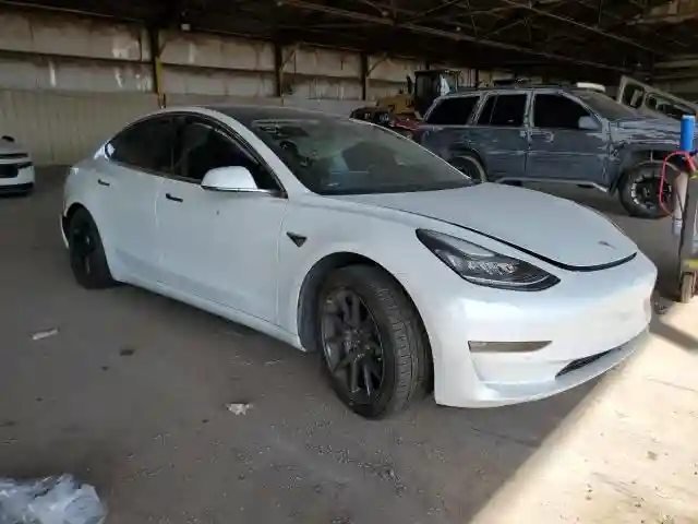 5YJ3E1EA4JF162528 2018 TESLA MODEL 3-3