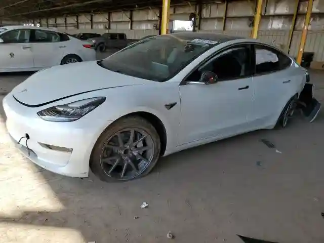 5YJ3E1EA4JF162528 2018 TESLA MODEL 3-0