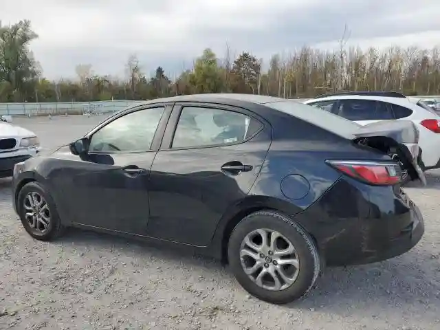3MYDLBYV9HY196155 2017 TOYOTA YARIS-1