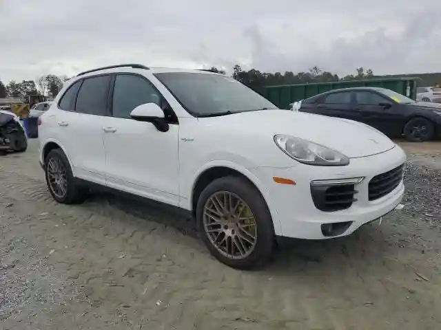 WP1AE2A27HLA70329 2017 PORSCHE CAYENNE-3