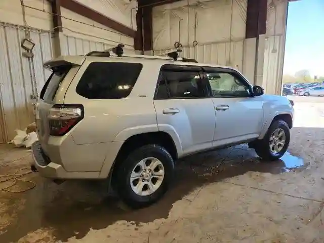 JTEMU5JR6N6063202 2022 TOYOTA 4RUNNER-2