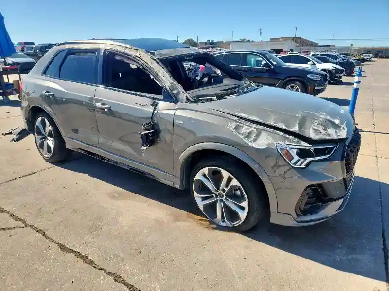 WA1EECF30N1039242 2022 AUDI Q3-3