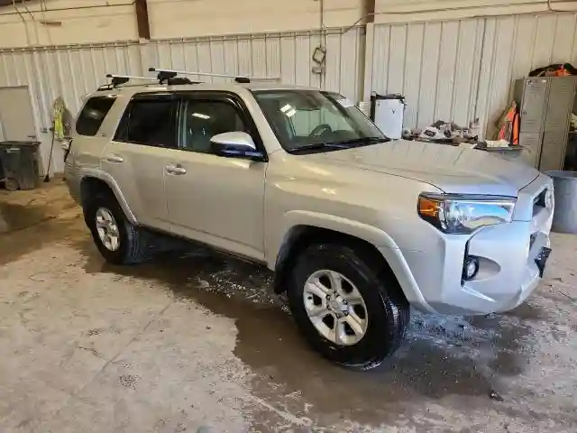 JTEMU5JR6N6063202 2022 TOYOTA 4RUNNER-3