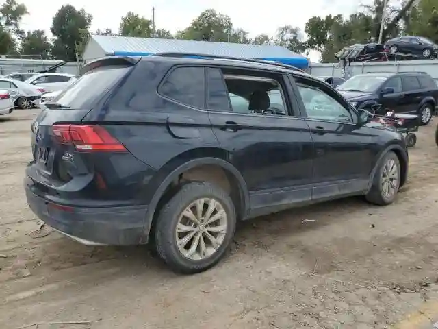 3VV0B7AX3JM101368 2018 VOLKSWAGEN TIGUAN-2