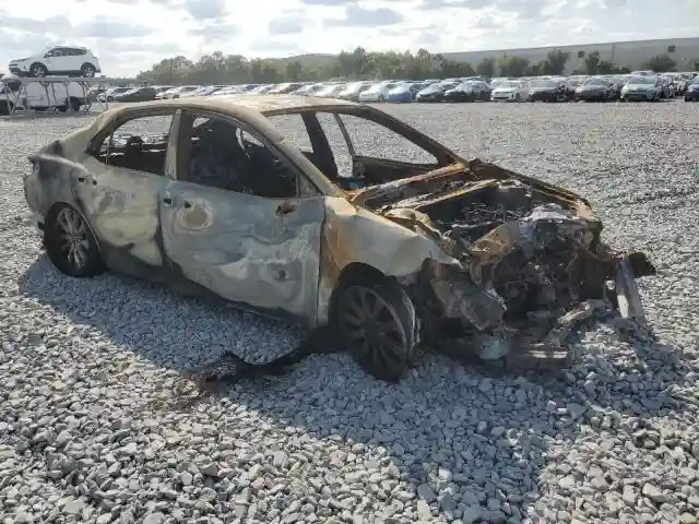 4T1B11HK4JU676975 2018 TOYOTA CAMRY-3