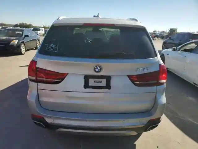 5UXKR2C50J0Z14685 2018 BMW X5-5
