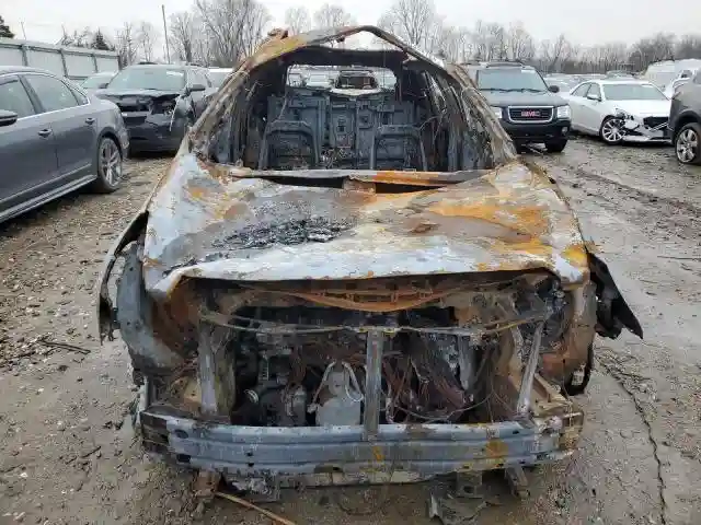 1GYKNDRS9HZ289788 2017 CADILLAC XT5-4