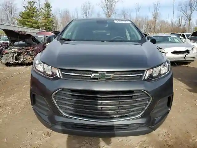 3GNCJNSB5KL286270 2019 CHEVROLET TRAX-4