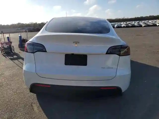 7SAYGDEE1RF036260 2024 TESLA MODEL Y-5