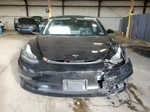 5YJ3E1EAXJF152375 2018 TESLA MODEL 3-4