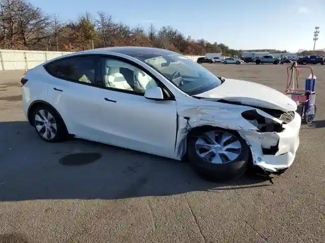 7SAYGDEE1RF036260 2024 TESLA MODEL Y-3