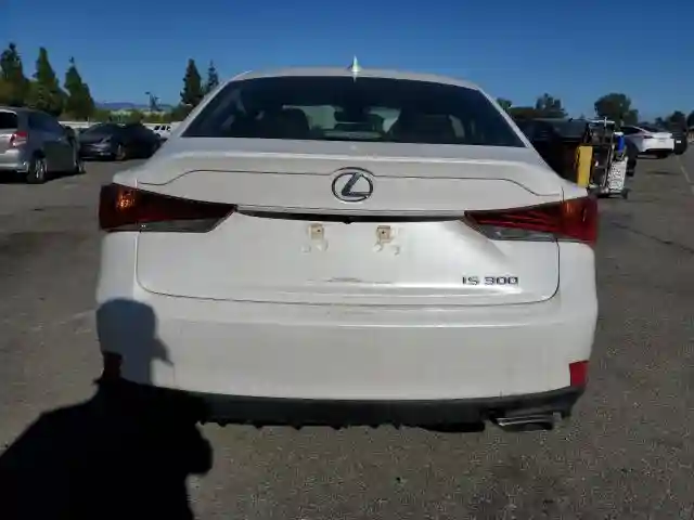 JTHBA1D22J5077107 2018 LEXUS IS-5